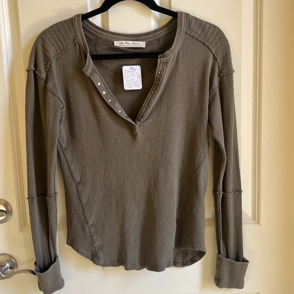 NWT We The Free Women's Long Sleeve Cuffed Distressed V-Neck Dark Green Size XS